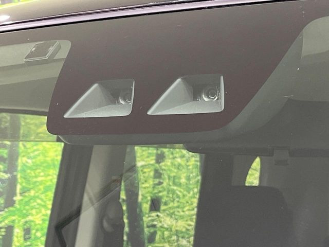 【スマートアシスト】走行中に前方の車両等を認識し、衝突しそうな時は警報とブレーキで衝突回避と被害軽減をアシスト。より安全にドライブをお楽しみいただけます。