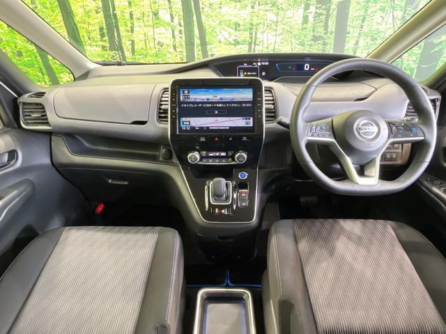 セレナ1.2 e-POWER ハイウェイスターV