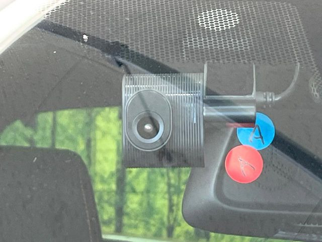 【ドライブレコーダー】ドライブレコーダー装備!走行中はもちろん、あおり運転や事故に遭遇した際、映像で記録し、万一のリスクに備えます。※記録用SDカードはお客様ご自身でご準備いただく必要があります。