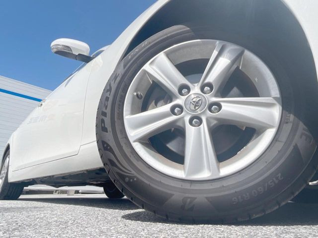�y����16�C���`�A���~�z�C�[���z�O�ςɃ}�b�`���������A���~�z�C�[���𑕒����Ă���܂��B�e��ЊO�A���~�z�C�[����A�X�^�b�h���X�^�C�����戵�����Ă���܂��B���񂲑��k����������