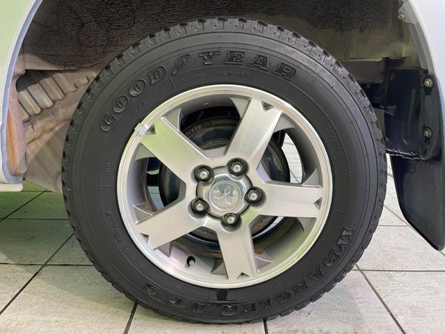 �y����15�C���`�A���~�z�C�[���z�O�ςɃ}�b�`���������A���~�z�C�[���𑕒����Ă���܂��B�e��ЊO�A���~�z�C�[����A�X�^�b�h���X�^�C�����戵�����Ă���܂��B���񂲑��k����������