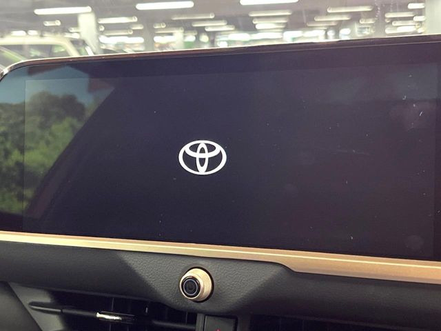 【12.3インチディスプレイオーディオ】スマートフォンと連携が可能な大画面ディスプレイオーディオです。スマートフォンのナビ機能を使用したり、Bluetooth接続で音楽もお楽しみいただけます!