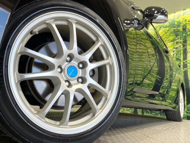 �y18�C���`�A���~�z�C�[���z�O�ςɃ}�b�`�����A���~�z�C�[���𑕒����Ă���܂��B�e��A���~�z�C�[����A�X�^�b�h���X�^�C�����戵�����Ă���܂��B���񂲑��k����������