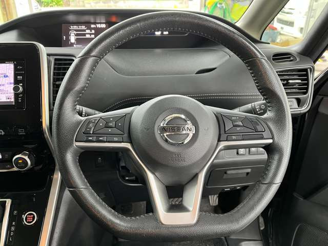 セレナ2.0 ハイウェイスター Vセレクション 4WD