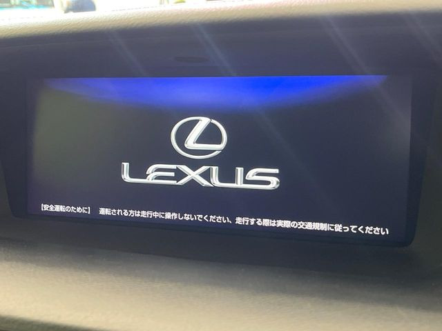 【純正ナビ】人気の純正ナビを装備。オーディオ機能も充実しており、Bluetooth接続すればお持ちのスマホやMP3プレイヤーの音楽を再生可能!毎日の運転がさらに楽しくなります!!
