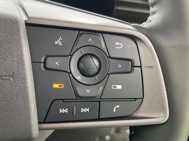 【レーダークルーズコントロール】高速道路での長距離走行が楽に!!自動で速度を保つクルーズコントロールが、衝突軽減システムと連携し、前方の車両を感知して車間を保つように速度調節してくれます!!