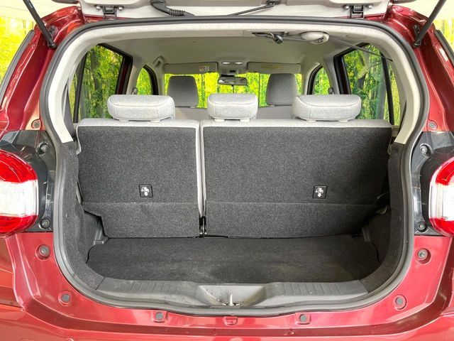 普段のお買い物や通勤、送迎等に十分な荷室スペースを確保しております。セカンドシートを倒すと、大きな荷物の積載も可能です♪