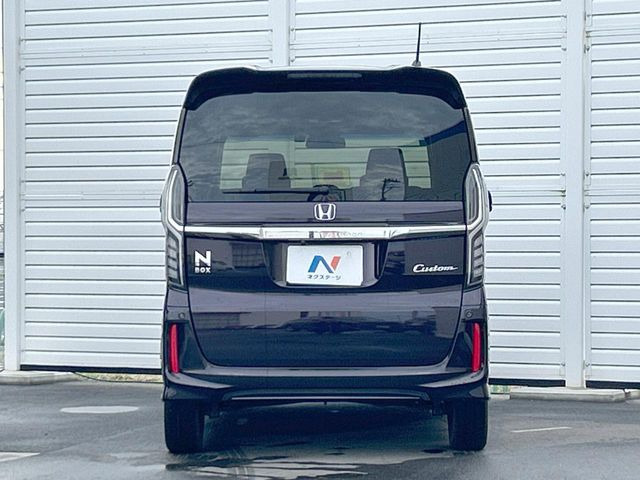 弊社では、全車『修復歴なし』のお車のみ取り扱っております。専任バイヤーによる厳選した仕入れの後、入庫後の車両チェックを行い、ネクステージが認定した高品質な中古車をご提供しております。