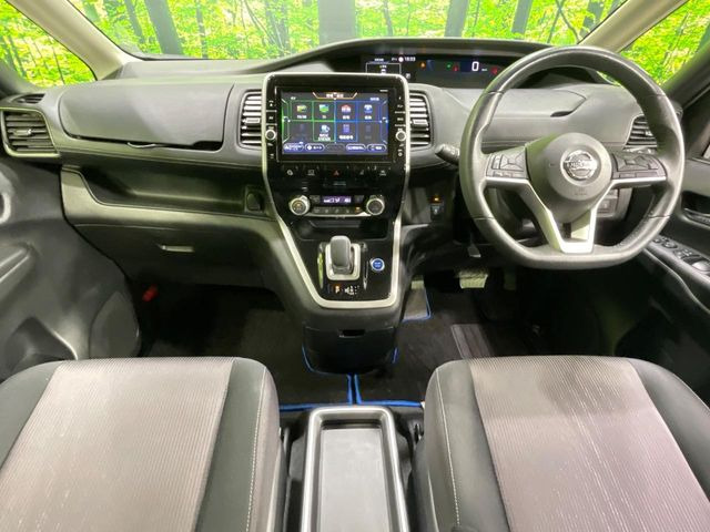 セレナ1.2 e-POWER ハイウェイスターV