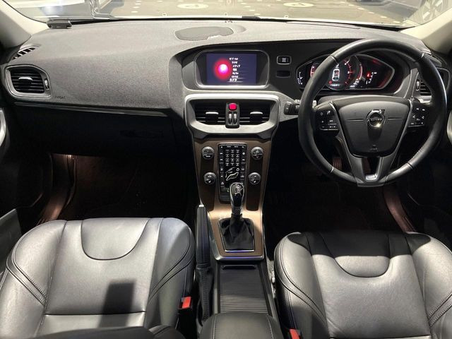 V40D4 インスクリプション ディーゼル