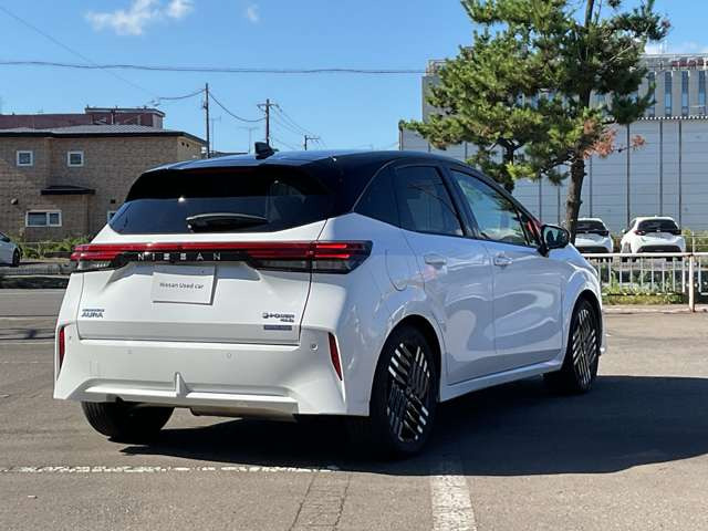 ノートオーラ1.2 G FOUR レザーエディション 4WD
