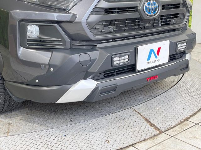【TRDエアロ】人気のTRDエアロを装備!クルマの外観がよりスタイリッシュになり、街中で存在感あふれる1台に♪将来買い替える時にもリセールに影響しやすく、価値ある人気の装備です!