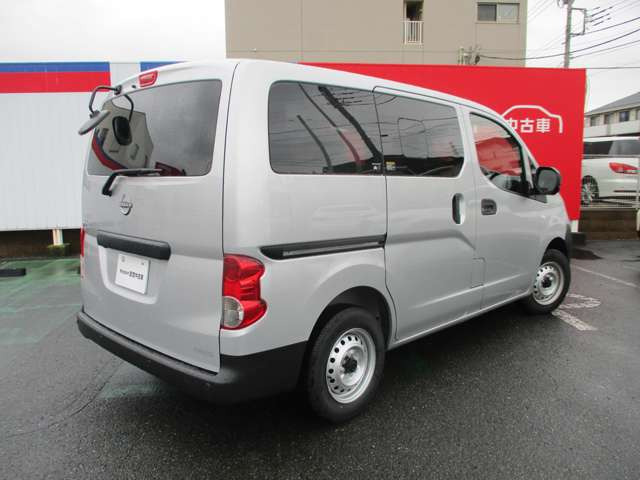 NV200バネットバン1.6 DX