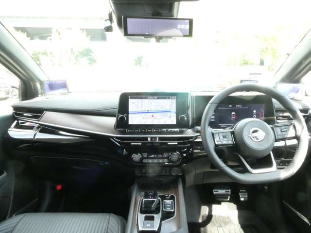ノートオーラ1.2 G FOUR レザーエディション 4WD