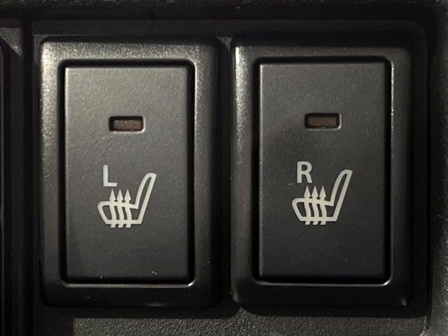 【シートヒーター】寒い日に重宝するシートヒーター!エアコンより早く温まってくれるので寒がりの人も安心ですね♪エアコンの温風は乾燥するから苦手、という方にもをおすすめです。