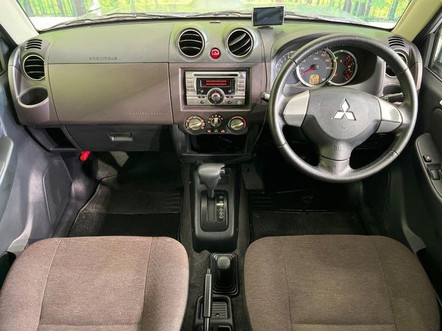 パジェロミニエクシード 4WD