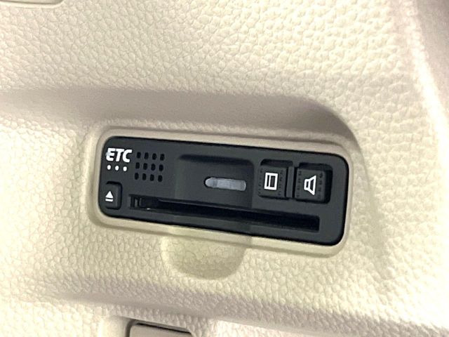 【ETC】高速道路の料金所をストレスなく通過!話題のスポットやサービスエリアに多い「スマートIC」利用時は必須のアイテムです。当店でセットアップを実施、ご納車当日からすぐにご利用いただけます!