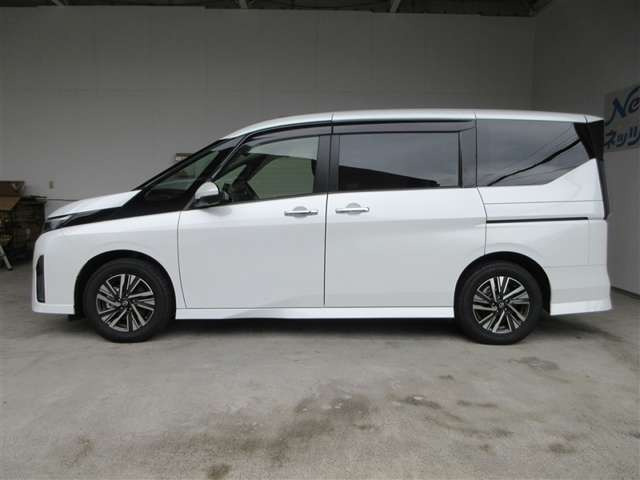 セレナ1.4 e-POWER ハイウェイスターV