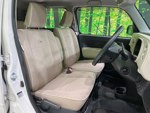 運転席シート廻りは使用感も少なく、良好な状態となっています。丁寧に使われていたことがよくわかりますね。