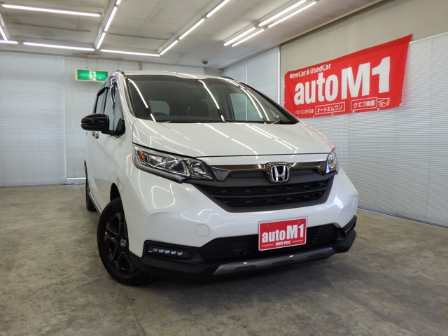 フリード1.5 ハイブリッド クロスター ブラックスタイル 4WD