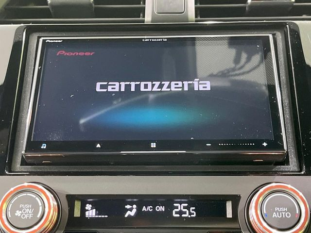 【ナビゲーション】使いやすいナビで目的地までしっかり案内してくれます。各種オーディオ再生機能も充実しており、お車の運転がさらに楽しくなります!!