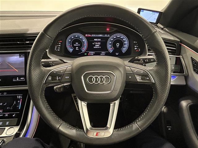 Q855 TFSI クワトロ デビューパッケージ Sライン 4WD
