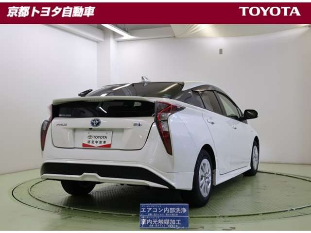 プリウス1.8 S