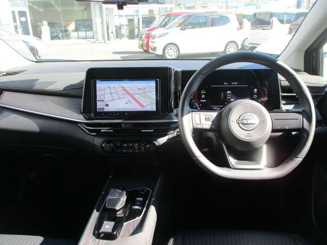 ノートオーラ1.2 G FOUR レザーエディション 4WD