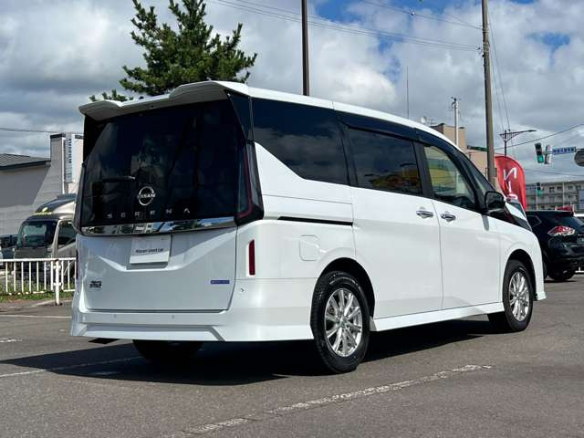 セレナ2.0 ハイウェイスターV 4WD