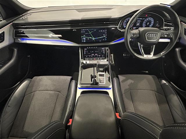 Q855 TFSI クワトロ デビューパッケージ Sライン 4WD