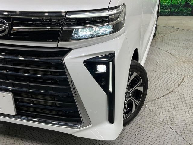 【LEDヘッドライト】悪天候や夜間走行時も良好な視界を確保し安心して運転できる高輝度LEDヘッドライトを装備!点灯速度が早く、消費電力も抑えられています。