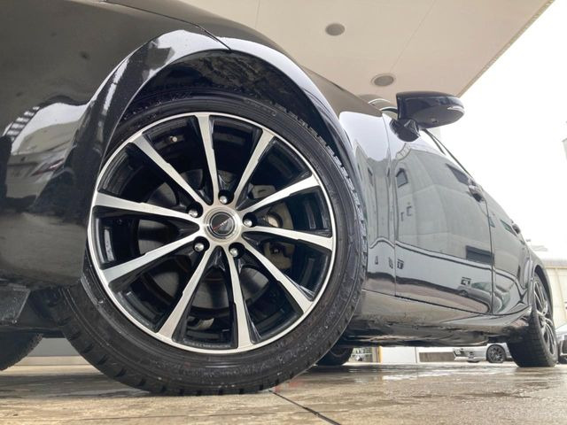 �y17�C���`�A���~�z�C�[���z�O�ςɃ}�b�`�����A���~�z�C�[���𑕒����Ă���܂��B�e��A���~�z�C�[����A�X�^�b�h���X�^�C�����戵�����Ă���܂��B���񂲑��k����������