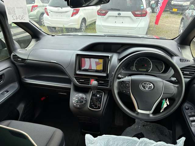 ヴォクシー2.0 X 4WD