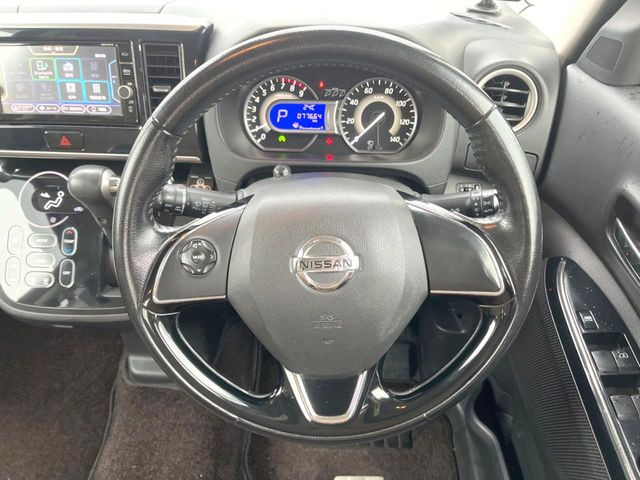 �y�X�e�A�����O�X�C�b�`�z�^�]���A�O������ڐ������炷���ƂȂ��A�I�[�f�B�I���̑��삪�\�ȕ֗��@�\!���S&���K�ȃh���C�u�����o���Ă���܂���
