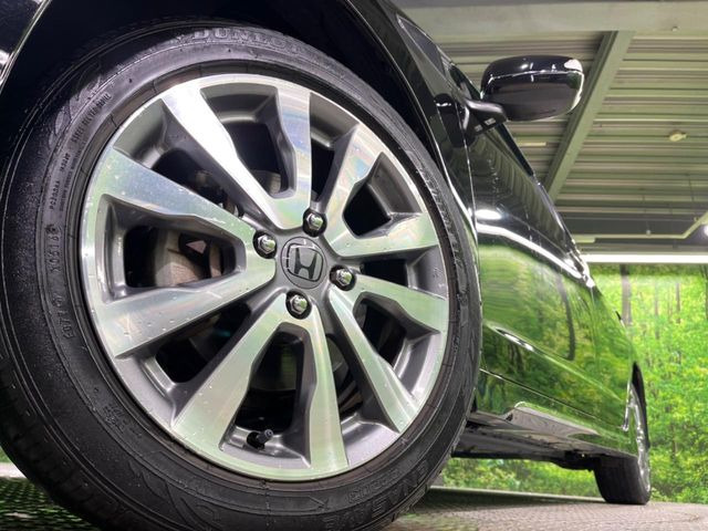 �y����16�C���`�A���~�z�C�[���z�O�ςɃ}�b�`���������A���~�z�C�[���𑕒����Ă���܂��B�e��ЊO�A���~�z�C�[����A�X�^�b�h���X�^�C�����戵�����Ă���܂��B���񂲑��k����������