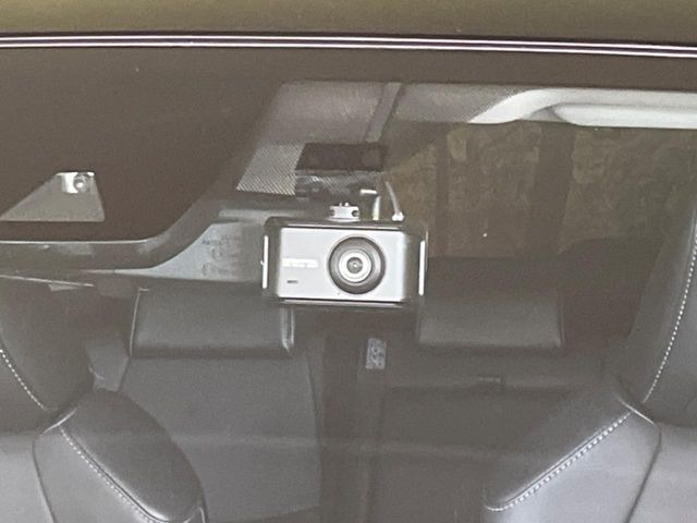 【ドライブレコーダー】ドライブレコーダー装備!走行中はもちろん、あおり運転や事故に遭遇した際、映像で記録し、万一のリスクに備えます。※記録用SDカードはお客様ご自身でご準備いただく必要があります。