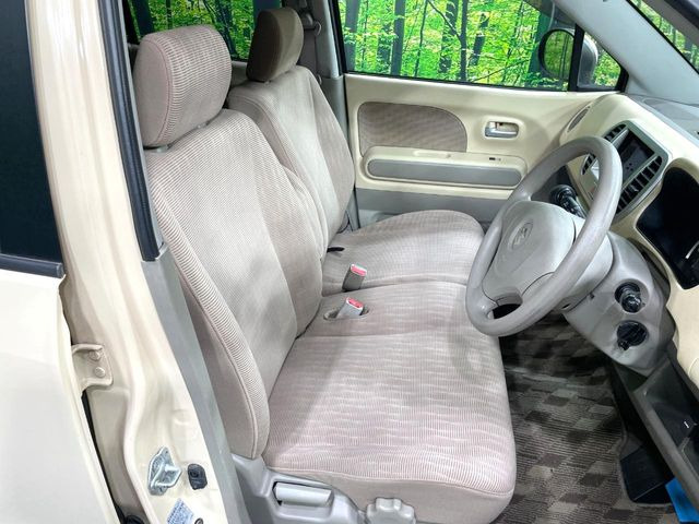 運転席シート廻りは使用感も少なく、良好な状態となっています。丁寧に使われていたことがよくわかりますね。