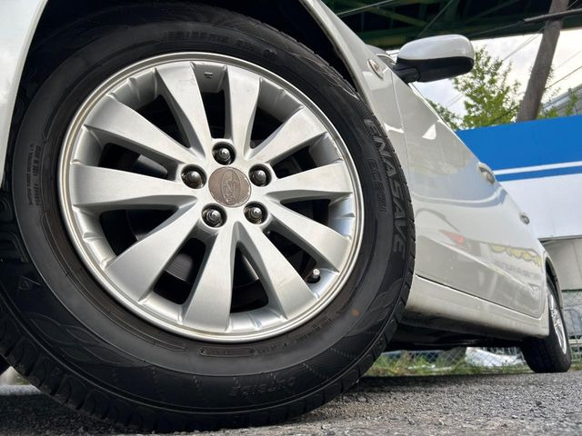 �y����15�C���`�A���~�z�C�[���z�O�ςɃ}�b�`���������A���~�z�C�[���𑕒����Ă���܂��B�e��ЊO�A���~�z�C�[����A�X�^�b�h���X�^�C�����戵�����Ă���܂��B���񂲑��k����������