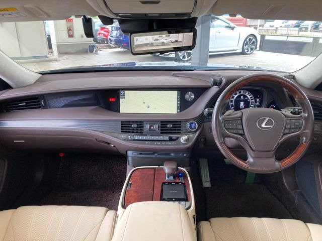 LS500h バージョンL