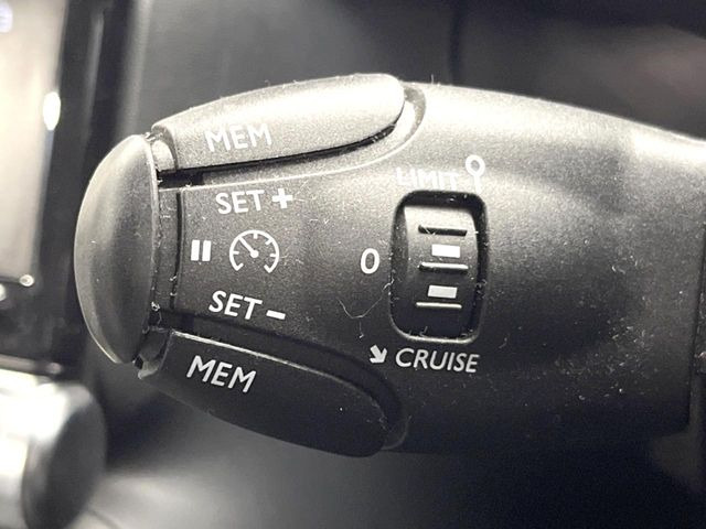 ●オートクルーズコントロール:高速道路や自動車専用道路等にて、定速巡航が可能となる便利な機能です。長距離移動の際でも疲れにくく便利にお使いいただけます♪