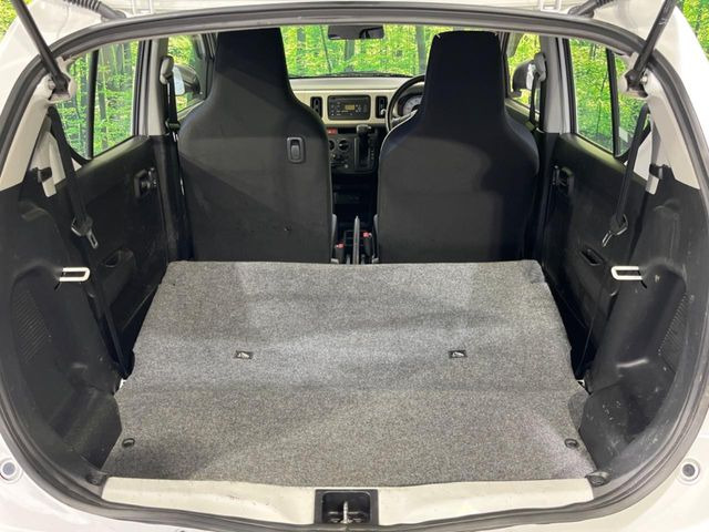 普段のお買い物や通勤、送迎等に十分な荷室スペースを確保しております。セカンドシートを倒すと、大きな荷物の積載も可能です♪