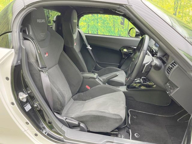 �yRECARO���o�P�b�g�V�[�g�z�l�ԍH�w�Ɋ�Â����ʈ����z�ɂ���č��ւ̕��S�Ⓑ���ԉ^�]���̔�J�������y������ڂŃ��J���Ƃ킩��X�|�[�e�B�ȃ��b�N�X�������ł��B