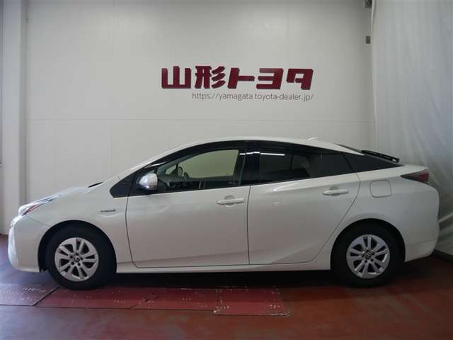 プリウス1.8 S