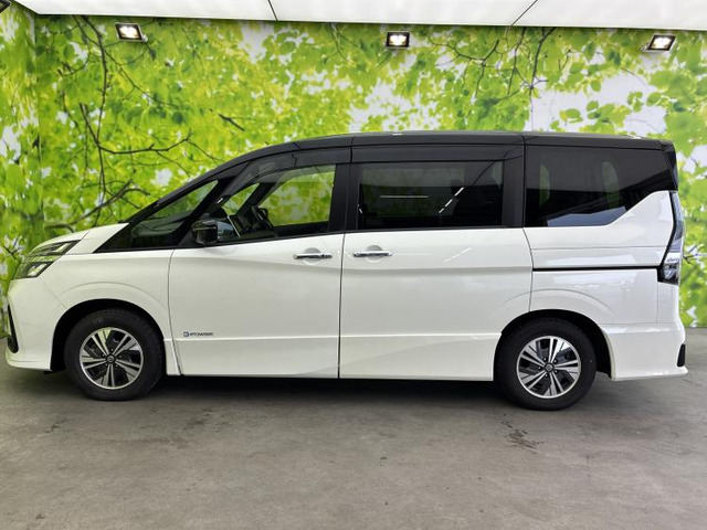 セレナ1.2 e-POWER ハイウェイスターV