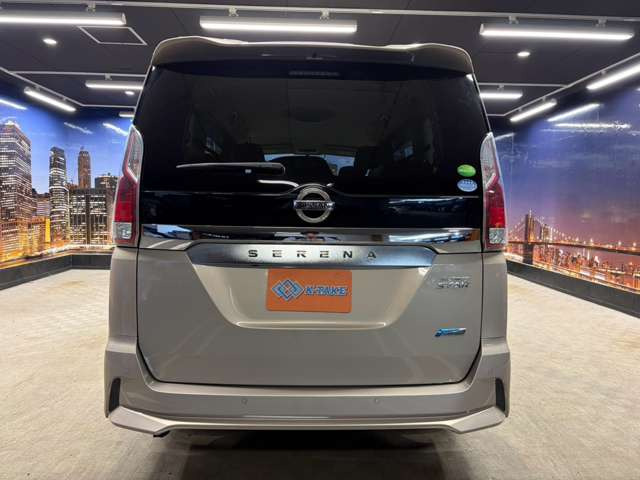キッズスペースもございますので、お子様連れの方でも安心してお車を見て商談できます♪