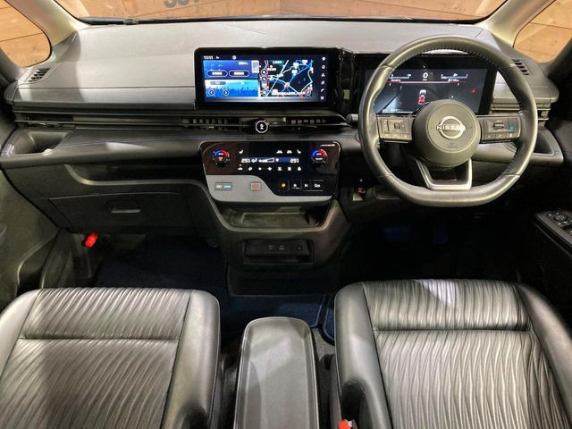 セレナ1.4 e-POWER AUTECH