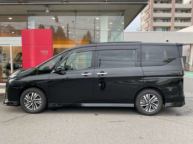 セレナ1.4 e-POWER ハイウェイスターV ステップタイプ