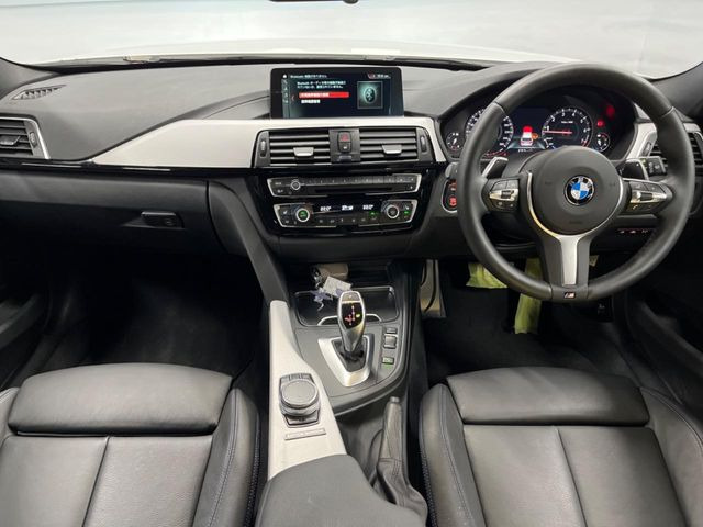 3シリーズツーリング320i xドライブ Mスポーツ 4WD