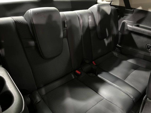 3列目シートはもちろん状態良好☆大人でもゆったりと座って頂けますので、大人数でのお出かけもラクラクです♪ご家族で、気の知れた仲間で、ドライブに行くのが楽しみですね♪