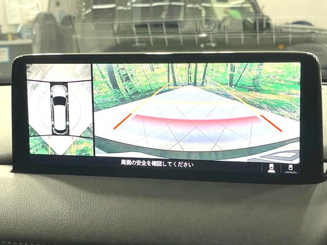【360&deg;ビューモニター】専用のカメラにより、上から見下ろしたような視点で360度クルマの周囲を確認することができます☆死角部分も確認しやすく、狭い場所での切り返しや駐車もスムーズに行えます。